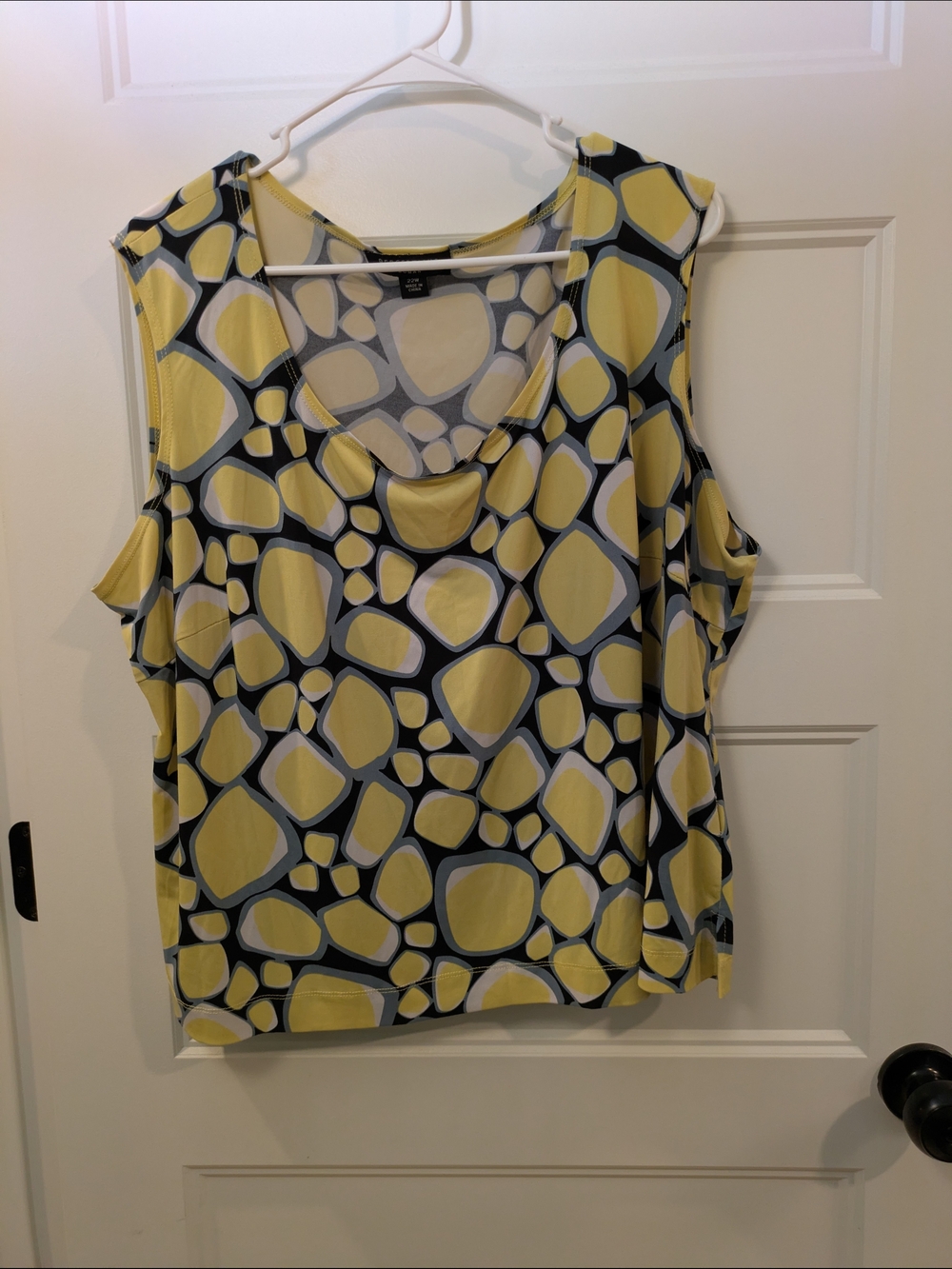 🔴 3/$15 Perceptions Yellow and Gray Geometric Tank Top
